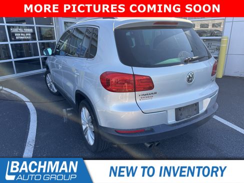Used 2012 Volkswagen Tiguan SE image 3