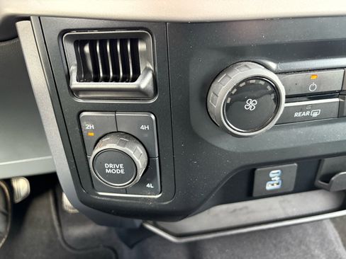 Used 2023 Ford F150 XLT image 33