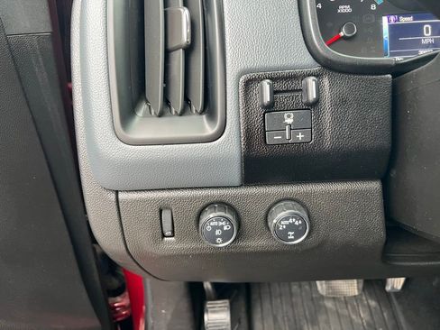 Used 2018 Chevrolet Colorado Z71 image 42