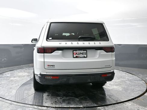 Used 2022 Jeep Wagoneer Series II image 11