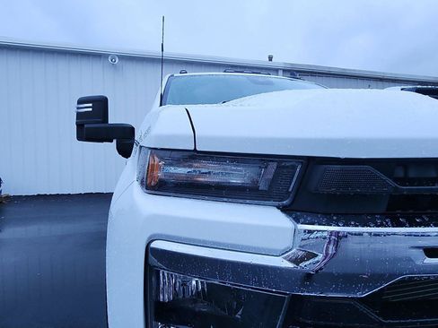 Used 2024 Chevrolet Silverado 3500 LT image 12