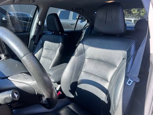 Used 2014 Honda Accord Touring image 2