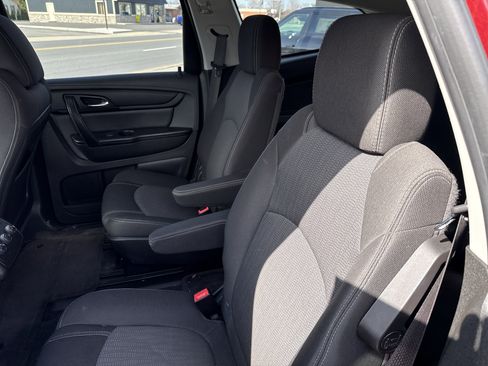 Used 2017 Chevrolet Traverse LT w/ Style and Technology Package image 13