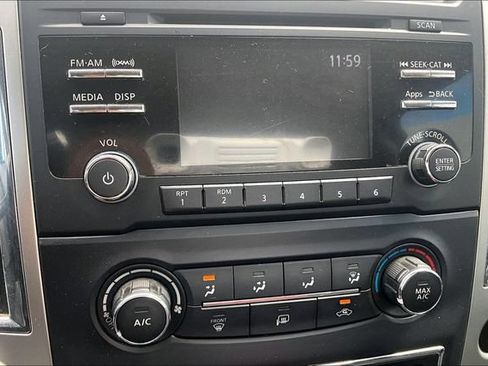 Used 2017 Nissan Titan SV RWD image 20