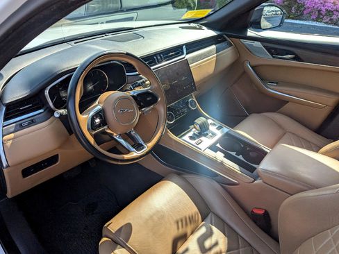 Used 2023 Jaguar F-PACE S image 13