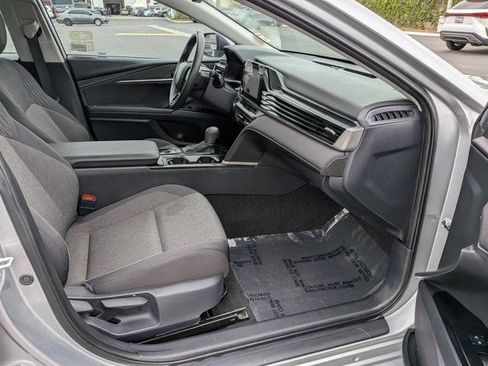 Used 2025 Toyota Camry LE w/ Convenience Package FWD image 5