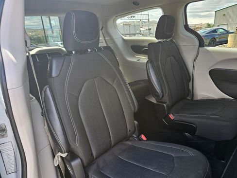 Used 2023 Chrysler Voyager LX FWD image 14