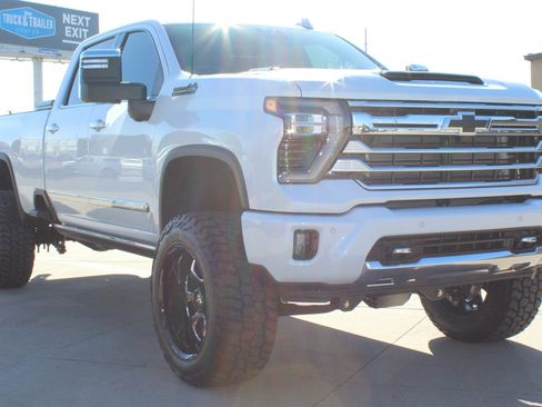 Used 2026 Chevrolet Silverado 3500 High Country w/ High Country Premium Package image 11