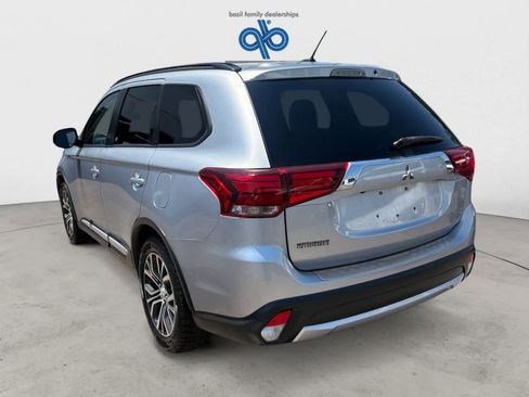 Used 2016 Mitsubishi Outlander SEL FWD image 5