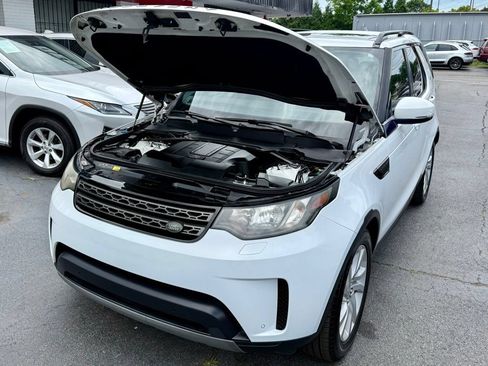 Used 2018 Land Rover Discovery SE AWD/4WD image 7