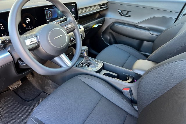 New 2027 Hyundai Kona SE FWD image 9