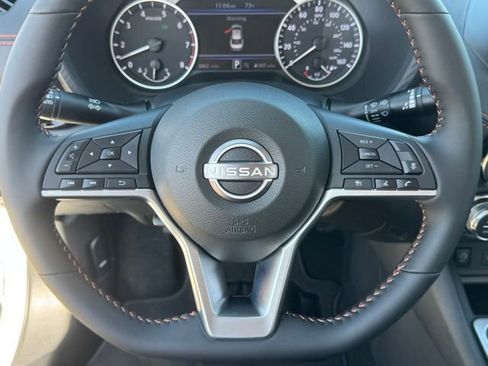 Used 2025 Nissan Sentra SR image 16