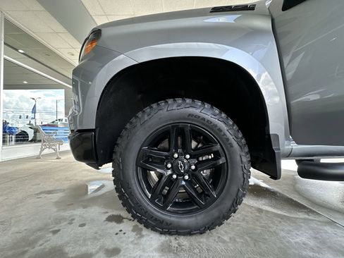 Used 2023 Chevrolet Silverado 1500 Custom Trail Boss w/ LPO, Dark Essentials Package AWD/4WD image 28