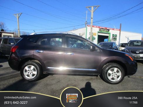 Used 2015 Nissan Rogue S w/ Convenience Package AWD/4WD image 3