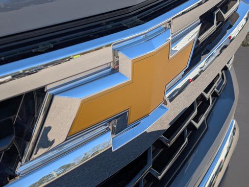 Used 2024 Chevrolet Silverado 1500 LT w/ Z71 Off-Road Package image 5