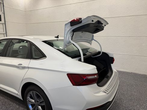 Used 2023 Volkswagen Jetta SE FWD image 24