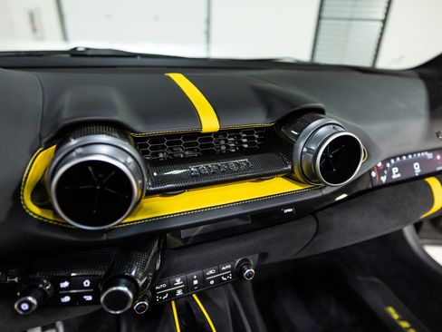 Used 2023 Ferrari 812 GTS image 59