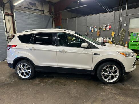 Used 2014 Ford Escape Titanium image 5