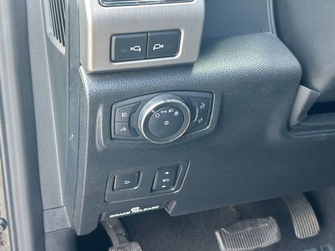 Certified 2021 Ford F450 Platinum w/ FX4 Off-Road Package image 41