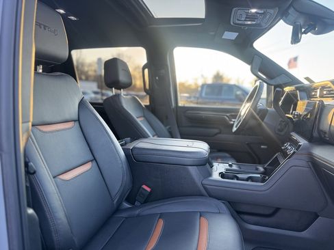 Used 2024 GMC Sierra 2500 AT4 w/ AT4 Premium Plus Package image 11