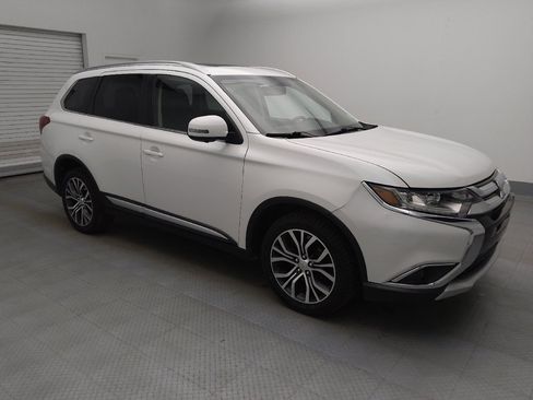 Used 2018 Mitsubishi Outlander SEL image 11