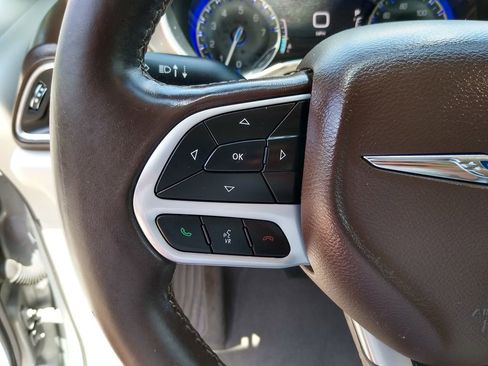 Certified 2019 Chrysler Pacifica Touring-L Plus w/ Advanced Safetytec Group FWD image 29