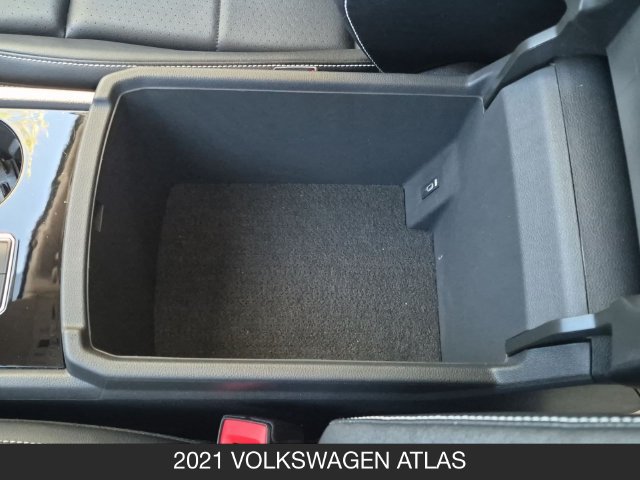 Used 2021 Volkswagen Atlas SEL R-Line w/ Atlas Adventure Package AWD/4WD image 15