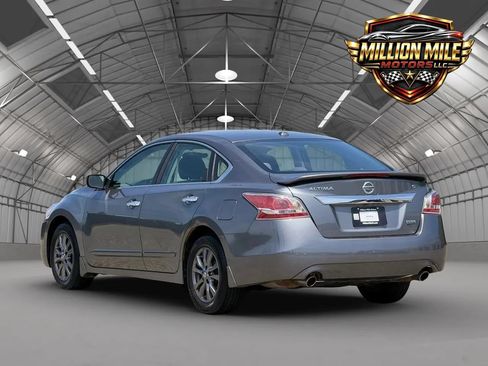 Used 2015 Nissan Altima 2.5 S w/ Special Edition Package FWD image 10