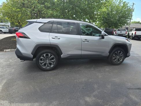 Certified 2022 Toyota RAV4 Limited AWD/4WD image 9