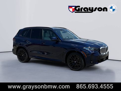 New 2026 BMW X5 xDrive40i w/ M Sport Package AWD/4WD image 1