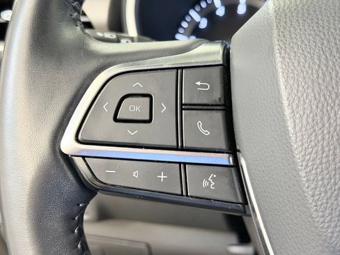 Used 2021 Toyota Highlander XLE AWD/4WD image 48