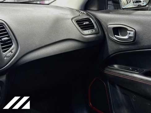 Used 2019 Jeep Compass Trailhawk AWD/4WD image 24