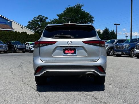 Used 2021 Toyota Highlander XSE AWD/4WD image 10