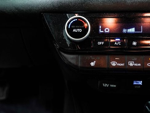 Used 2021 Hyundai Elantra Limited FWD image 27