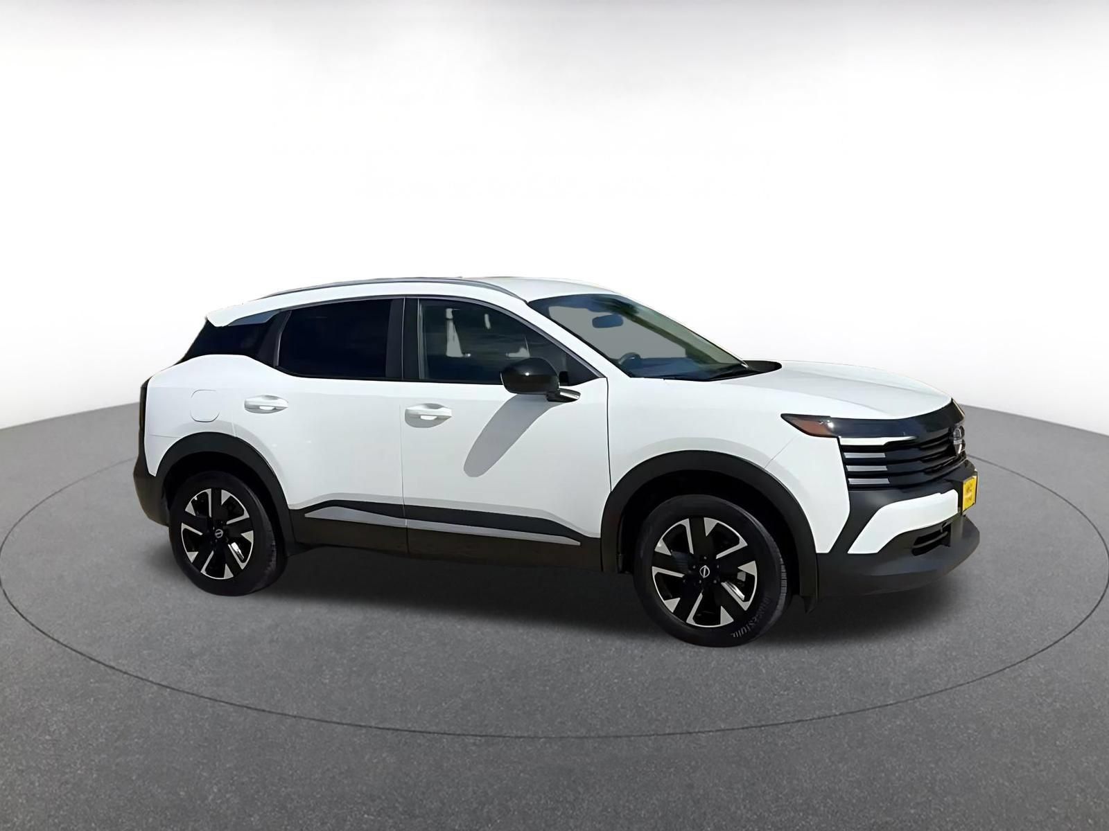 Used 2026 Nissan Kicks SV w/ Cold Weather Package AWD/4WD image 2