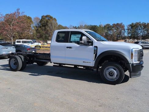 New 2026 Ford F450 XL image 2