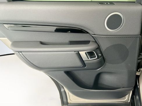 Certified 2025 Land Rover Discovery S AWD/4WD image 25