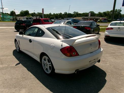 Used 2004 Hyundai Tiburon GT FWD image 10