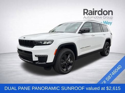 Used 2025 Jeep Grand Cherokee L Limited w/ Black Appearance Package AWD/4WD image 3
