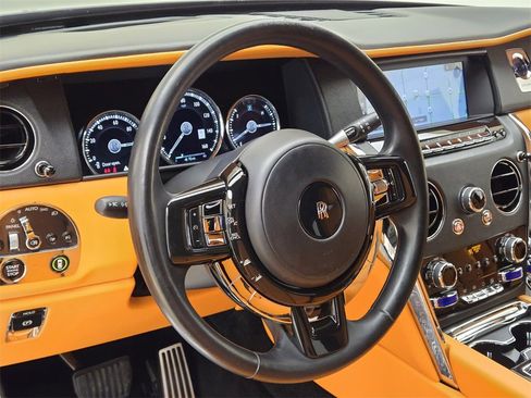 Certified 2022 Rolls-Royce Cullinan w/ Dark Exterior Package image 37