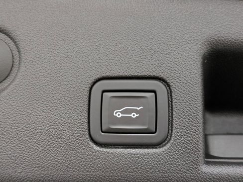 Used 2024 Chevrolet Equinox LT image 11