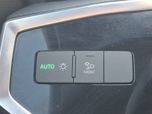 Used 2021 Audi Q3 2.0T Premium Plus w/ Premium Plus Package AWD/4WD image 24