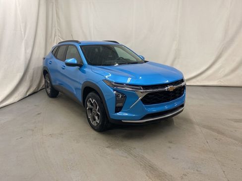 New 2025 Chevrolet Trax LT image 1