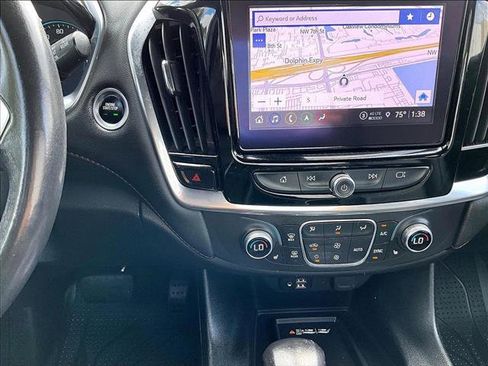 Used 2022 Chevrolet Traverse RS image 24