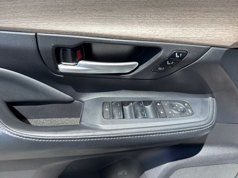 Used 2025 Toyota Grand Highlander AWD Hybrid image 10