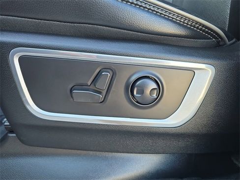 Used 2022 RAM 1500 Laramie w/ Sport Appearance Package image 18