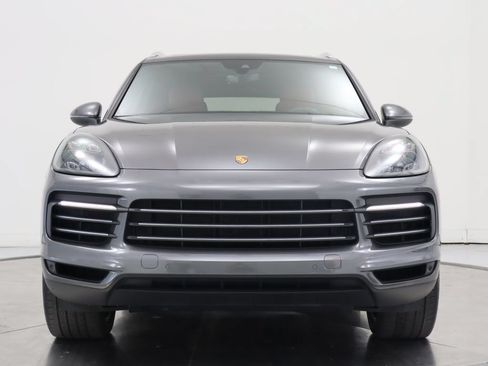 Used 2023 Porsche Cayenne AWD/4WD image 8