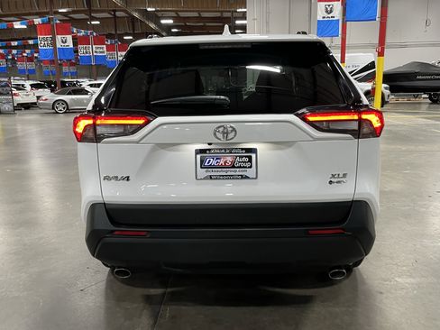 Used 2025 Toyota RAV4 XLE image 4
