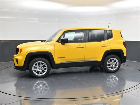 Used 2023 Jeep Renegade Latitude image 6
