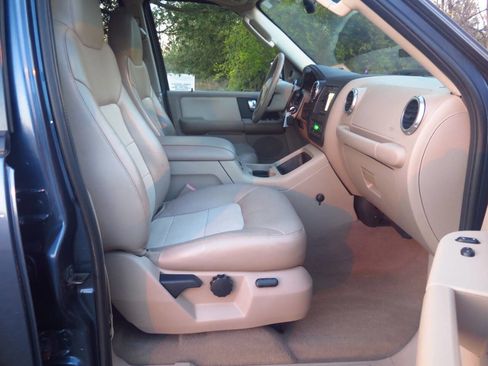 Used 2004 Ford Expedition Eddie Bauer image 19
